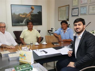 Foto da Notícia: OAB-MT e caciques de São Marcos pleiteiam ajuda de deputado federal em prol da saúde indígena